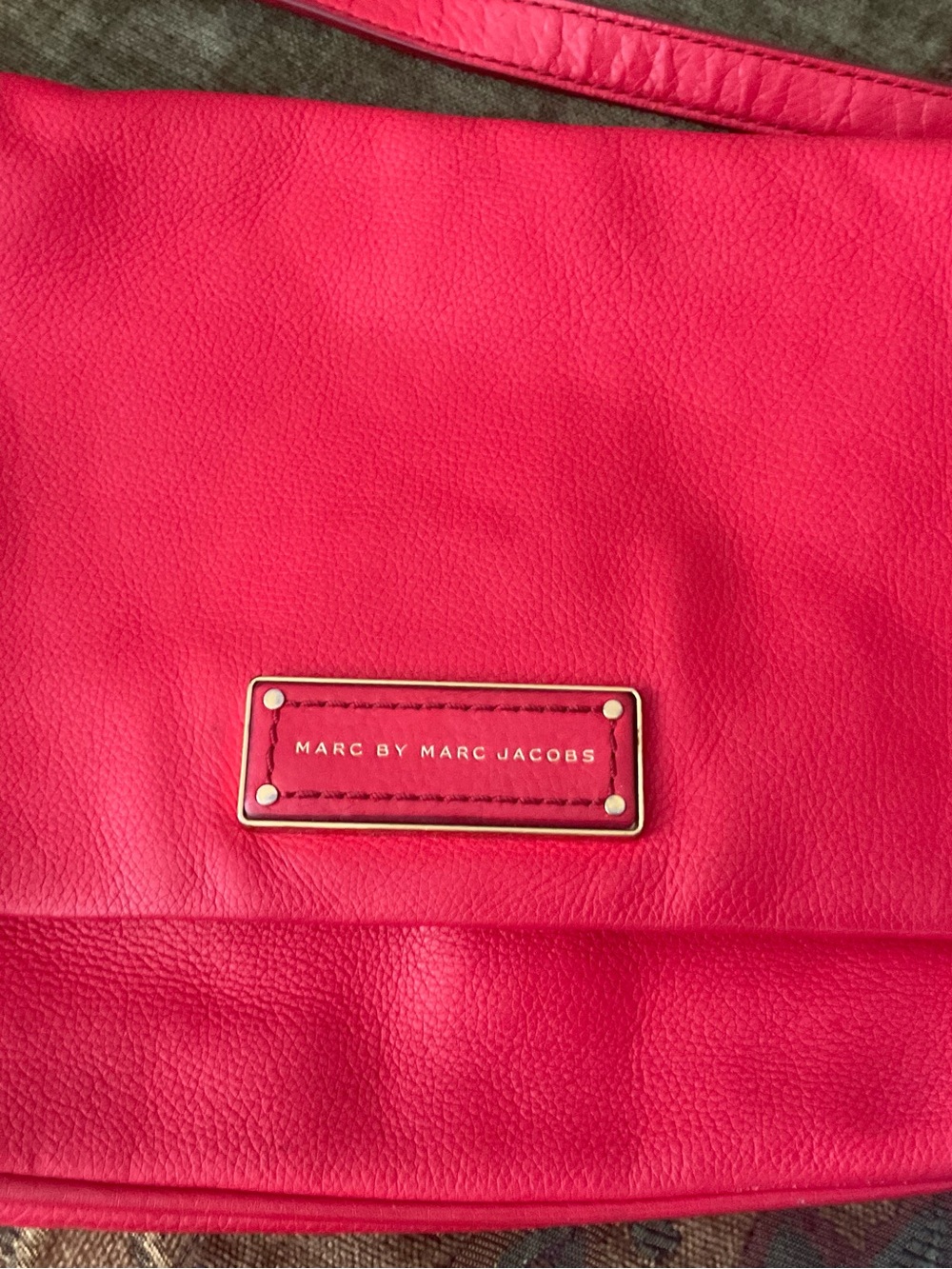 Marc by Marc Jacobs Bright Pink Leather Shoulder Bag with Gold Plate